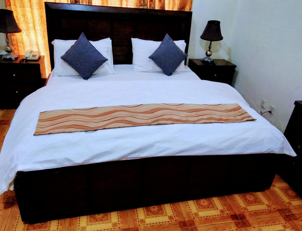 Pyramid International Guest House Ісламабад Екстер'єр фото