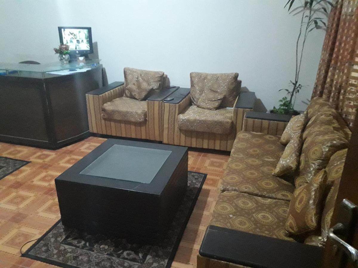 Pyramid International Guest House Ісламабад Екстер'єр фото